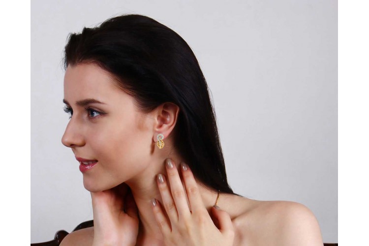 Sama Designer Diamond Earrings in gold